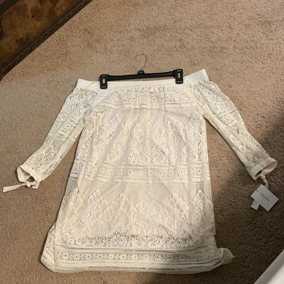 white lace dress - Picture 2 of 3